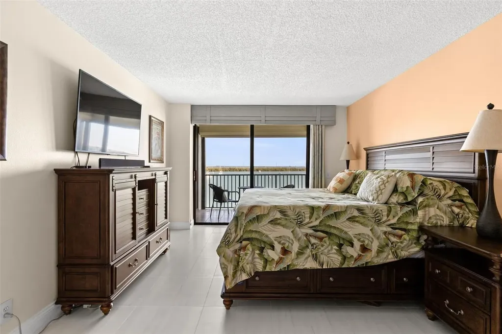6287 Bahia Del Mar Circle St Petersburg FL 33715