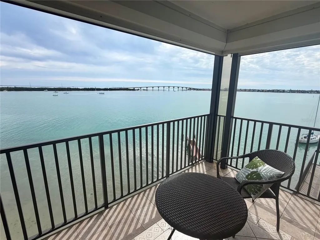 6287 Bahia Del Mar Circle St Petersburg FL 33715