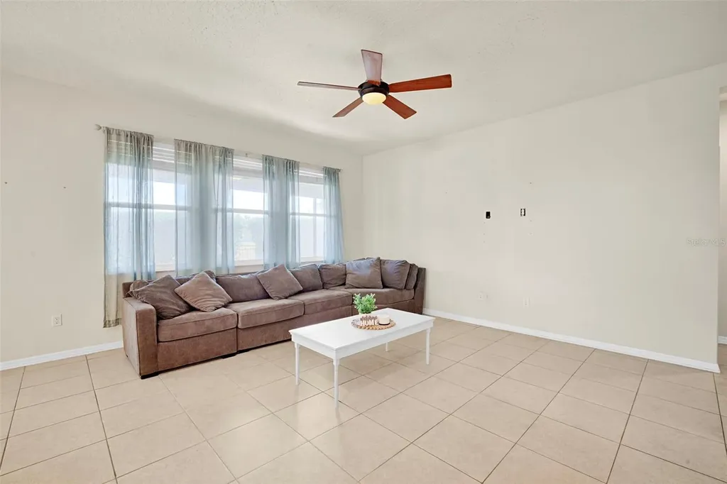 1102 White Water Bay Drive Groveland FL 34736