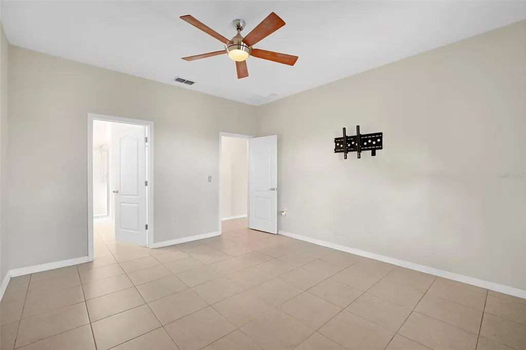 1102 White Water Bay Drive Groveland FL 34736