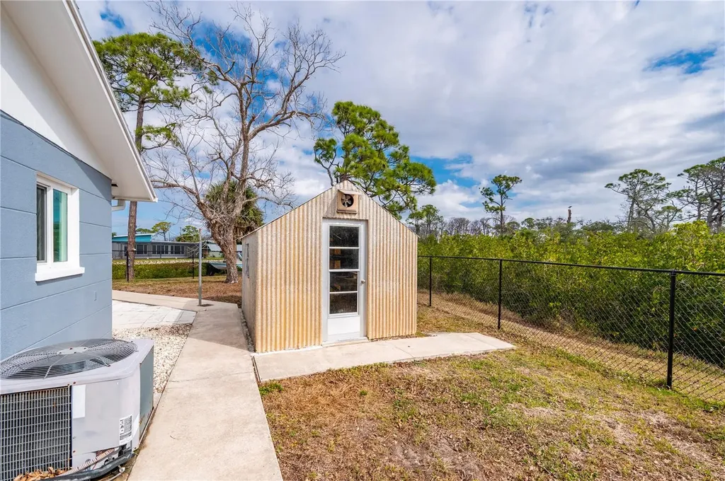 2136 Arkansas Avenue Englewood FL 34224