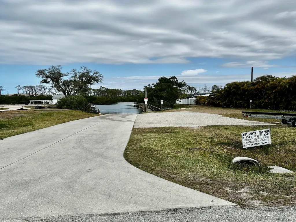 2136 Arkansas Avenue Englewood FL 34224