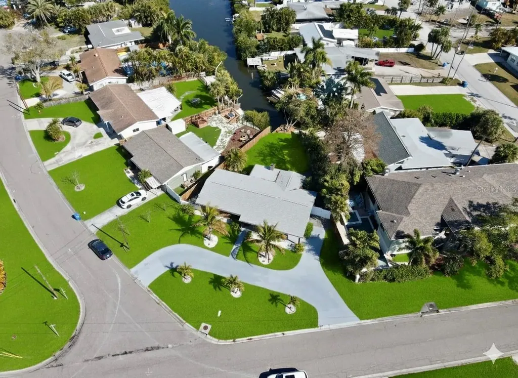 1500 Carson Circle NE St Petersburg FL 33703
