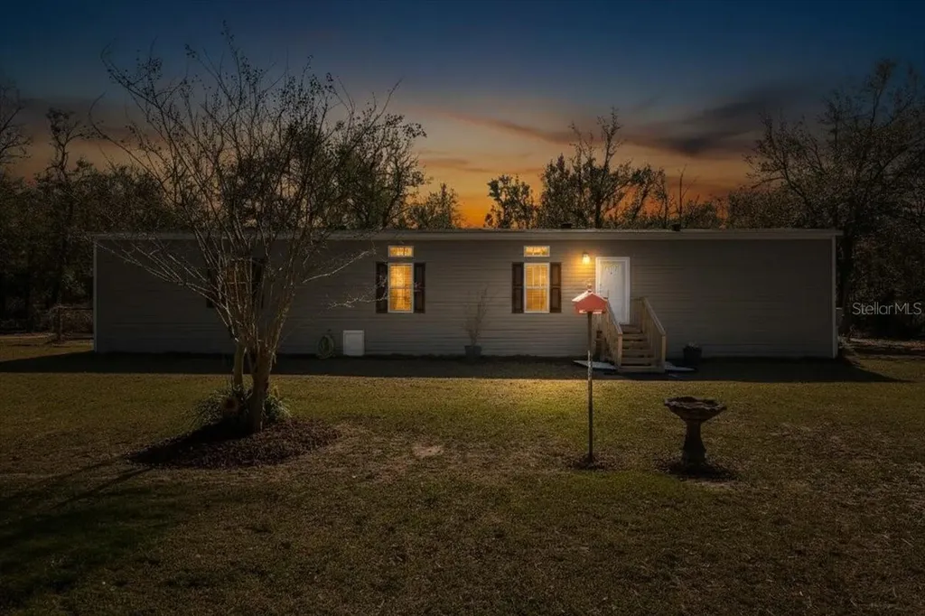 775 SW Choctaw Avenue Fort White FL 32038