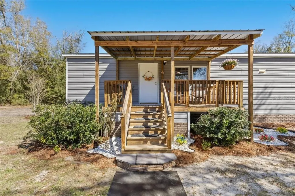 775 SW Choctaw Avenue Fort White FL 32038