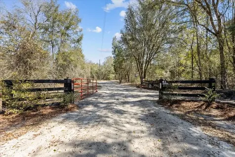 775 SW Choctaw Avenue Fort White FL 32038