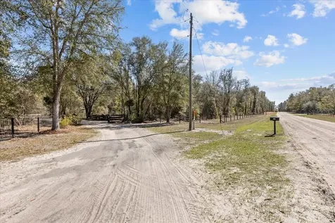 775 SW Choctaw Avenue Fort White FL 32038