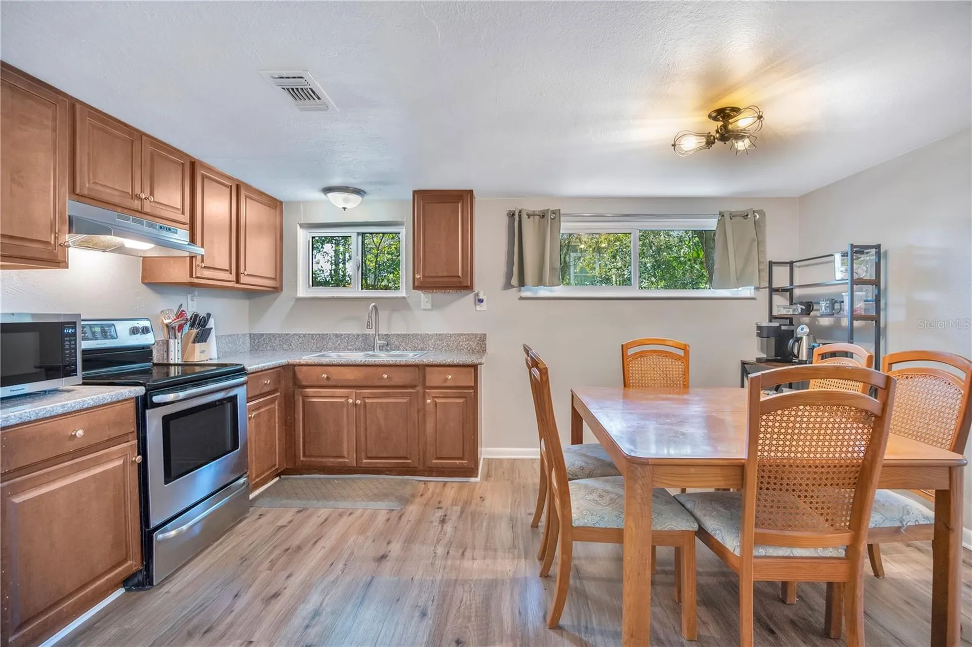 5450 Rose Avenue Orlando FL 32810