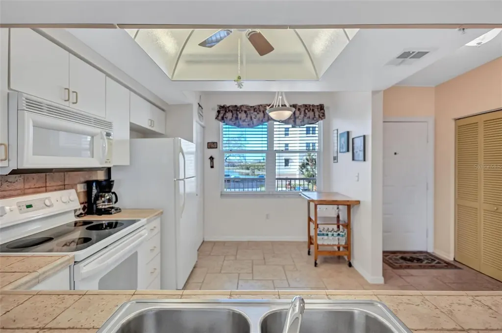 6475 Shoreline Drive St Petersburg FL 33708