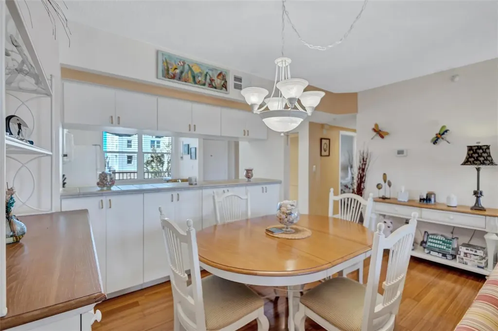6475 Shoreline Drive St Petersburg FL 33708