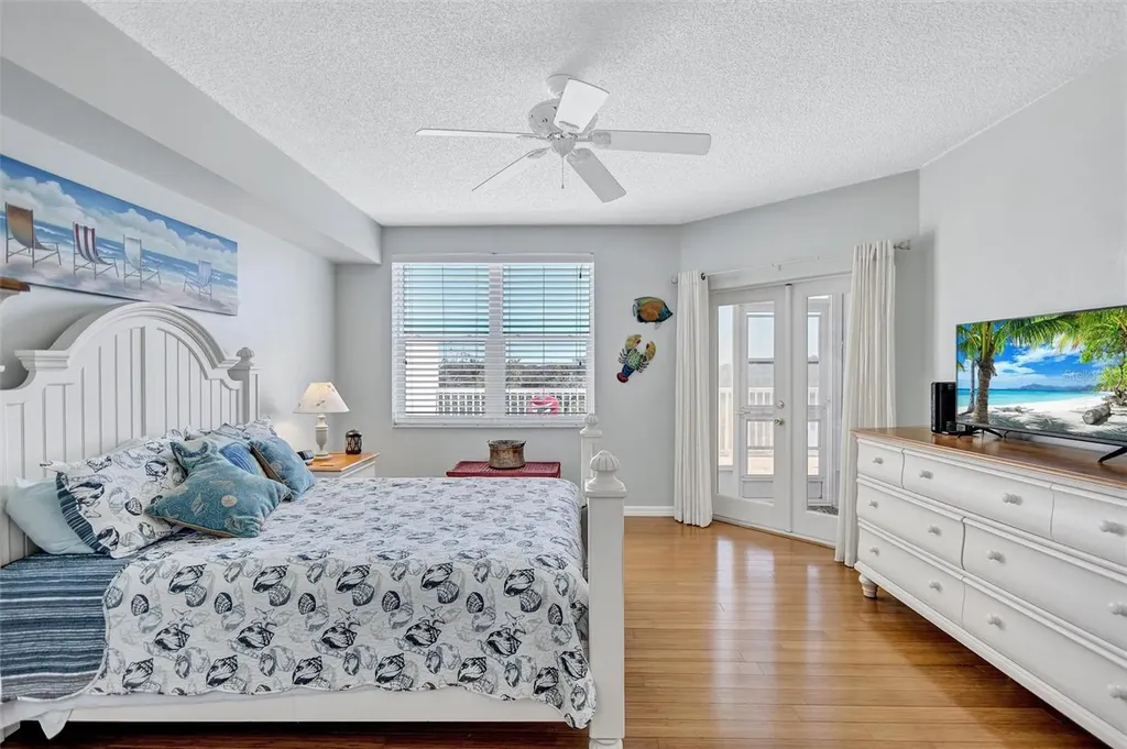 6475 Shoreline Drive St Petersburg FL 33708