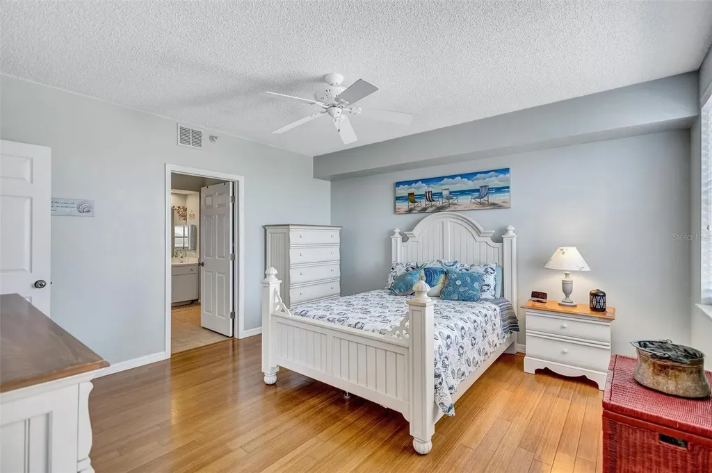 6475 Shoreline Drive St Petersburg FL 33708