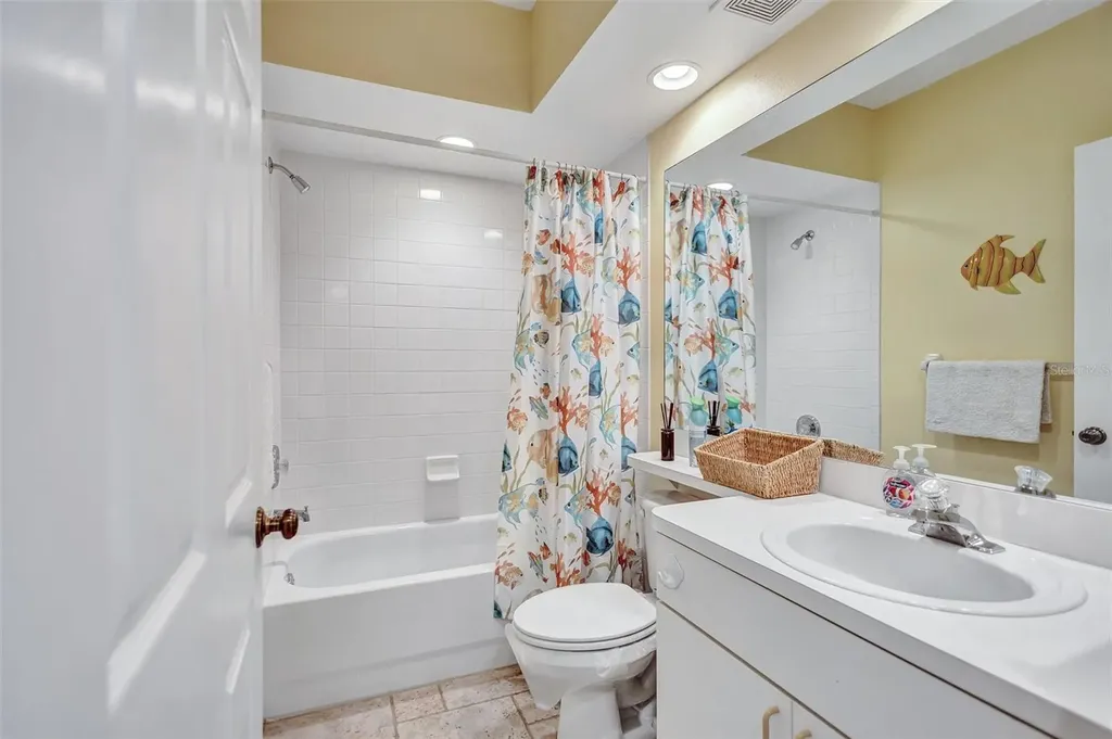 6475 Shoreline Drive St Petersburg FL 33708