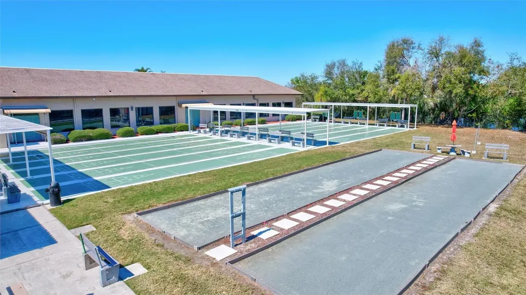 6475 Shoreline Drive St Petersburg FL 33708