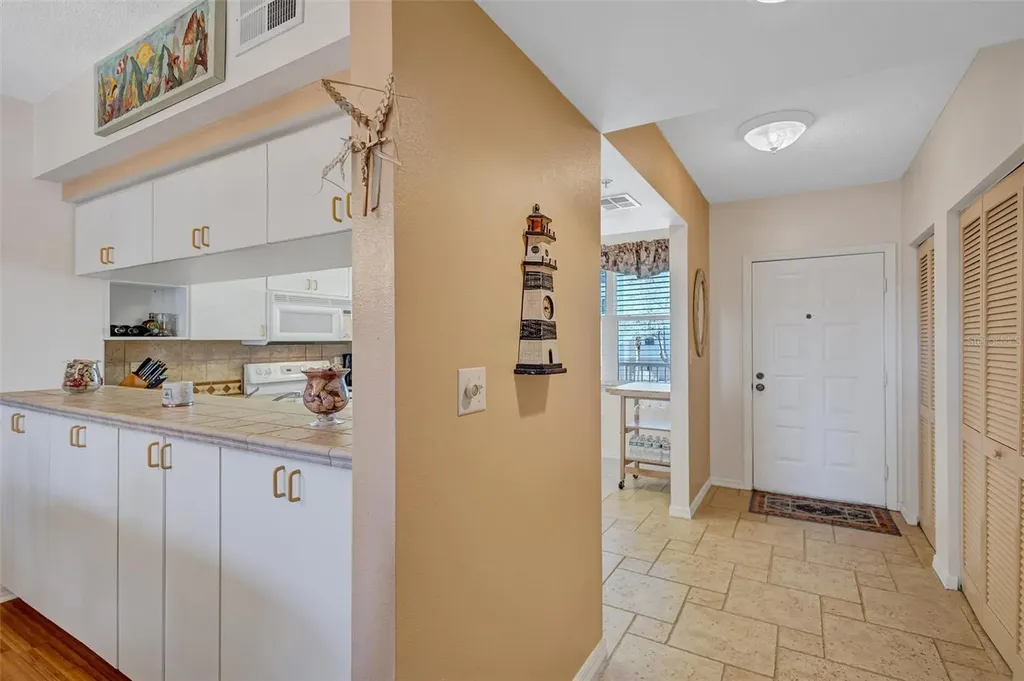 6475 Shoreline Drive St Petersburg FL 33708