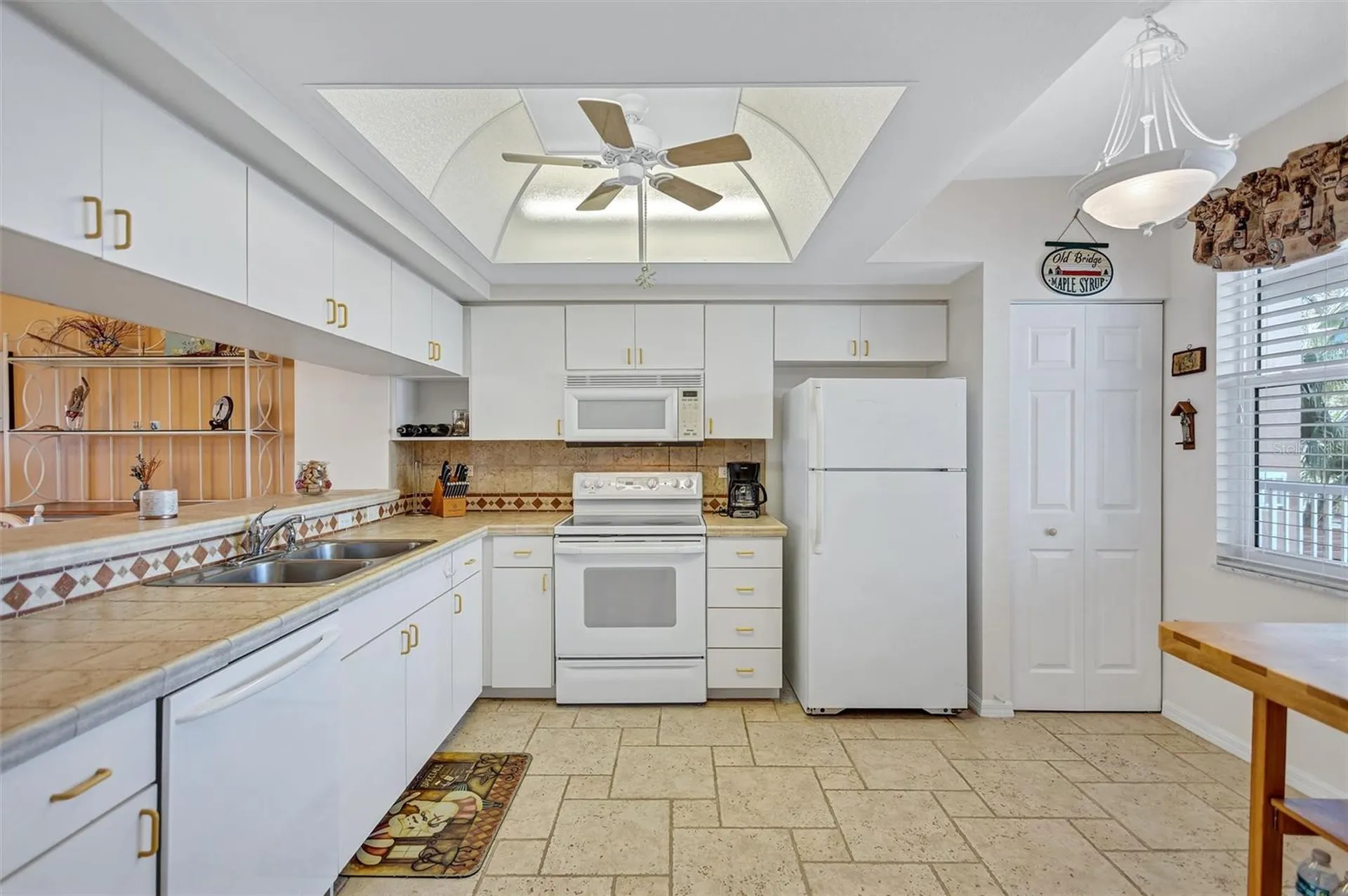 6475 Shoreline Drive St Petersburg FL 33708