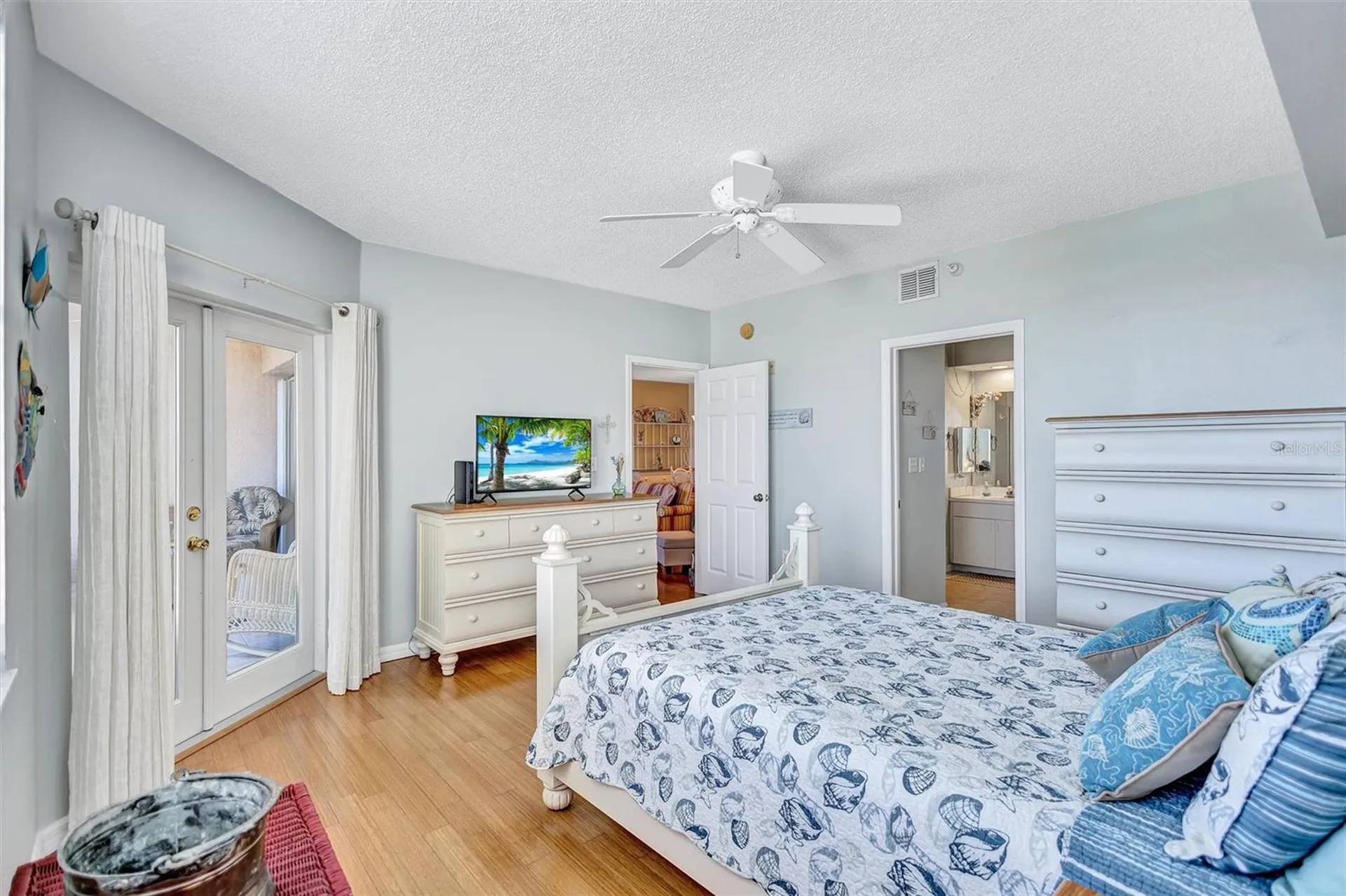 6475 Shoreline Drive St Petersburg FL 33708