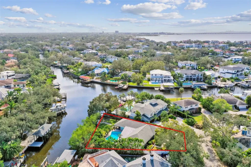 5104 W San Jose Street Tampa FL 33629