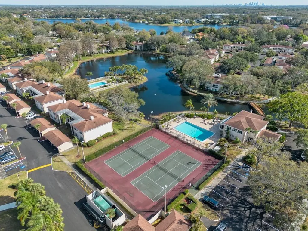 10336 Carrollwood Lane Tampa FL 33618