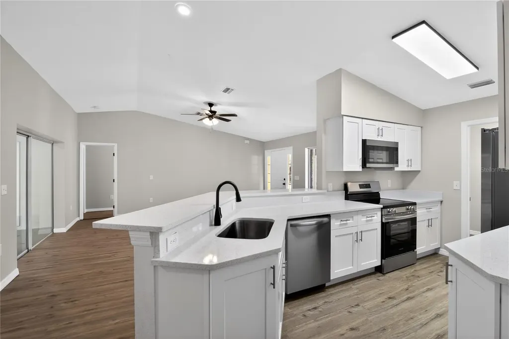 1139 E Mckinley Street Hernando FL 34442