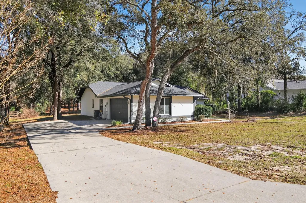 1139 E Mckinley Street Hernando FL 34442