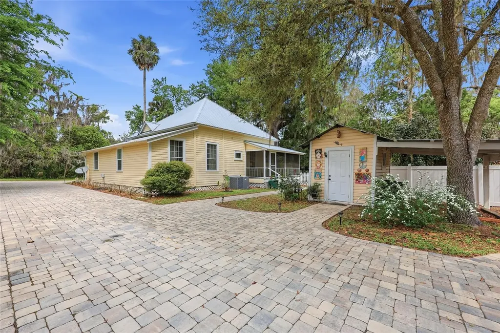 6070 Avenue F Mc Intosh FL 32664