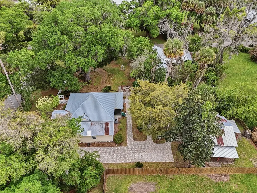 6070 Avenue F Mc Intosh FL 32664