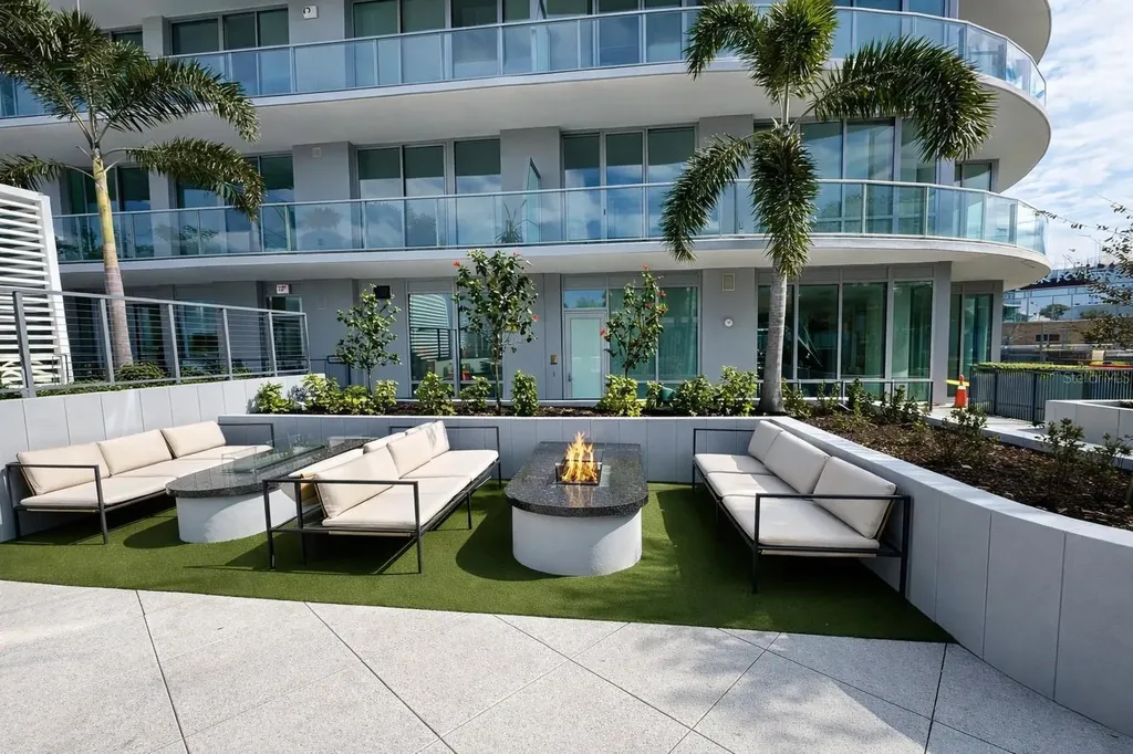 400 Central Avenue St Petersburg FL 33701