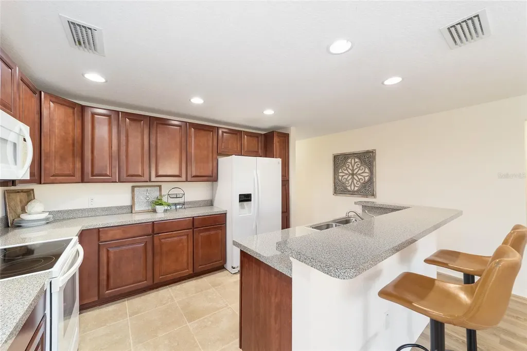 5076 Neptune Circle Oxford FL 34484