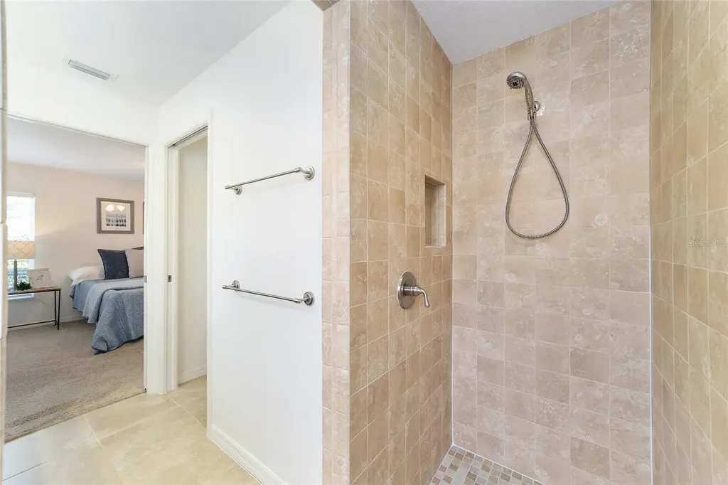 5076 Neptune Circle Oxford FL 34484