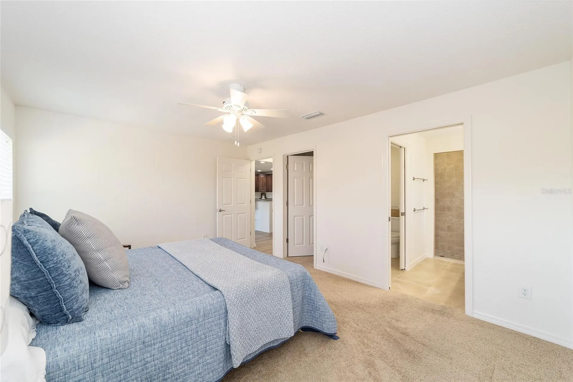 5076 Neptune Circle Oxford FL 34484