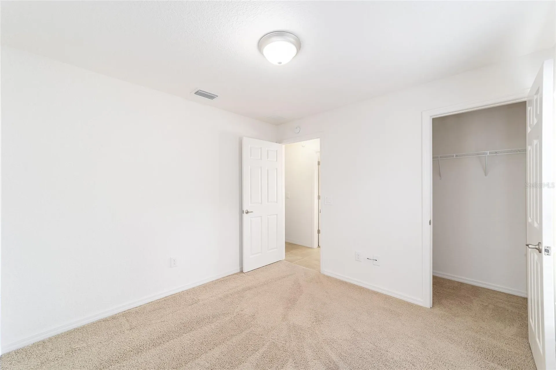 5076 Neptune Circle Oxford FL 34484
