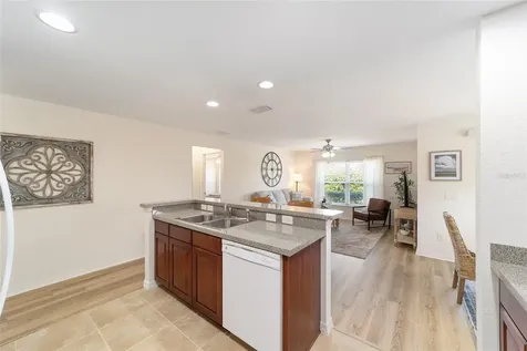 5076 Neptune Circle Oxford FL 34484