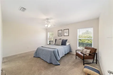 5076 Neptune Circle Oxford FL 34484