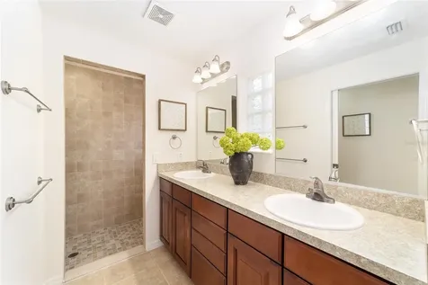 5076 Neptune Circle Oxford FL 34484