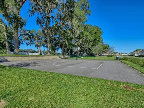 5076 Neptune Circle Oxford FL 34484