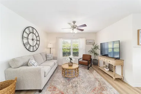 5076 Neptune Circle Oxford FL 34484
