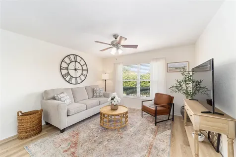 5076 Neptune Circle Oxford FL 34484