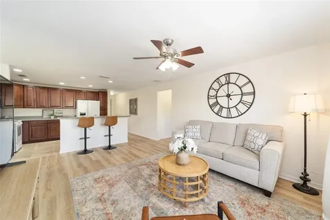5076 Neptune Circle Oxford FL 34484