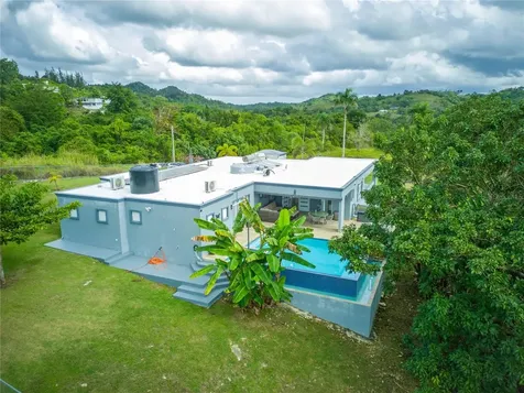 Morovis PR 00687