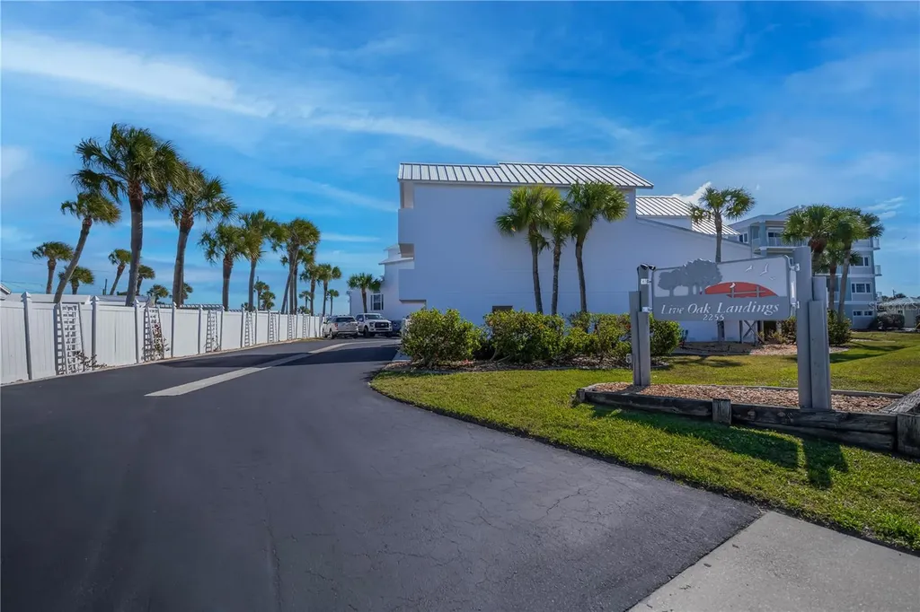 2255 N Beach Road Englewood FL 34223