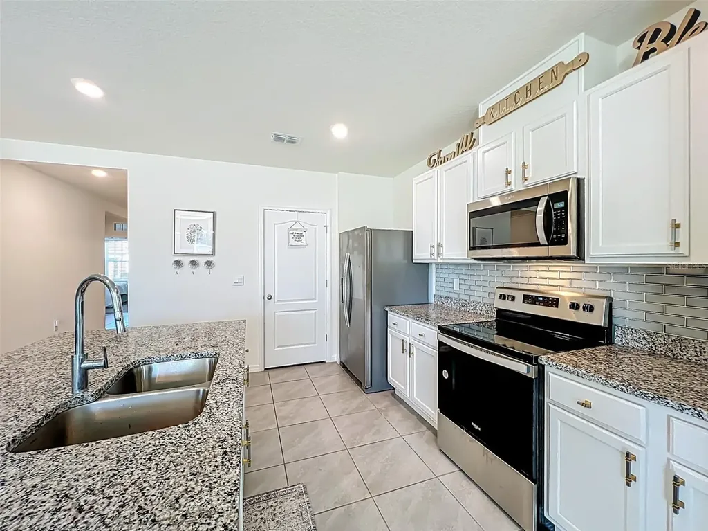 1737 Aurora Ridge Drive Zellwood FL 32798