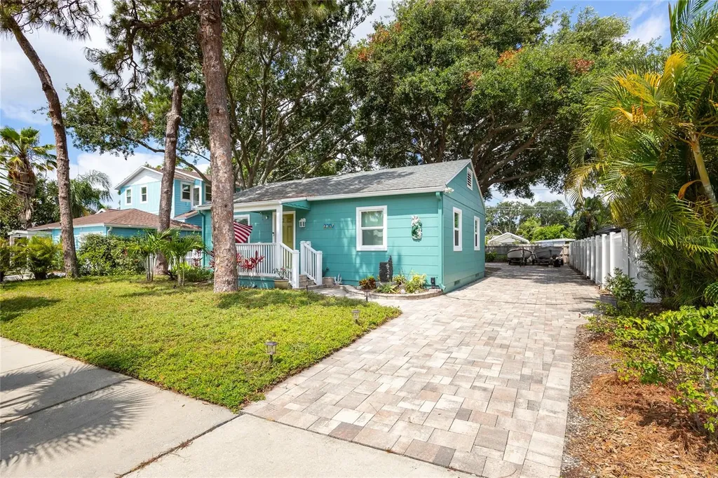 2709 Upton Street S Gulfport FL 33711