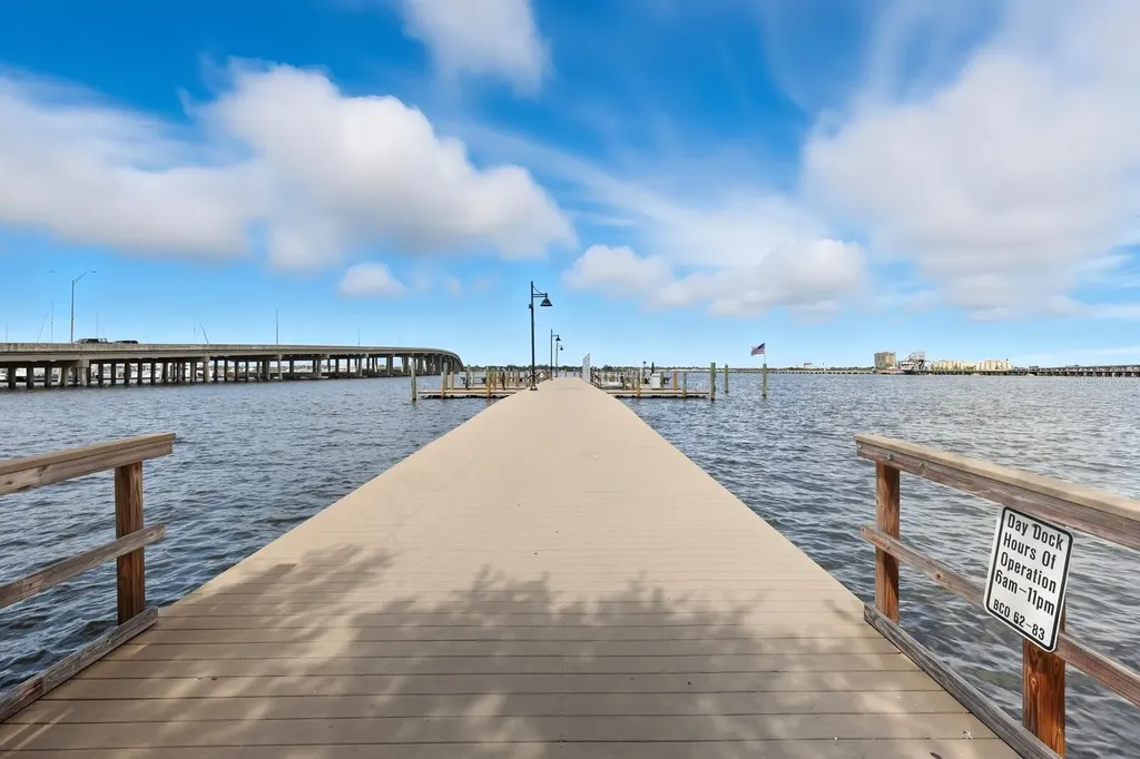 808 3rd Avenue W Bradenton FL 34205