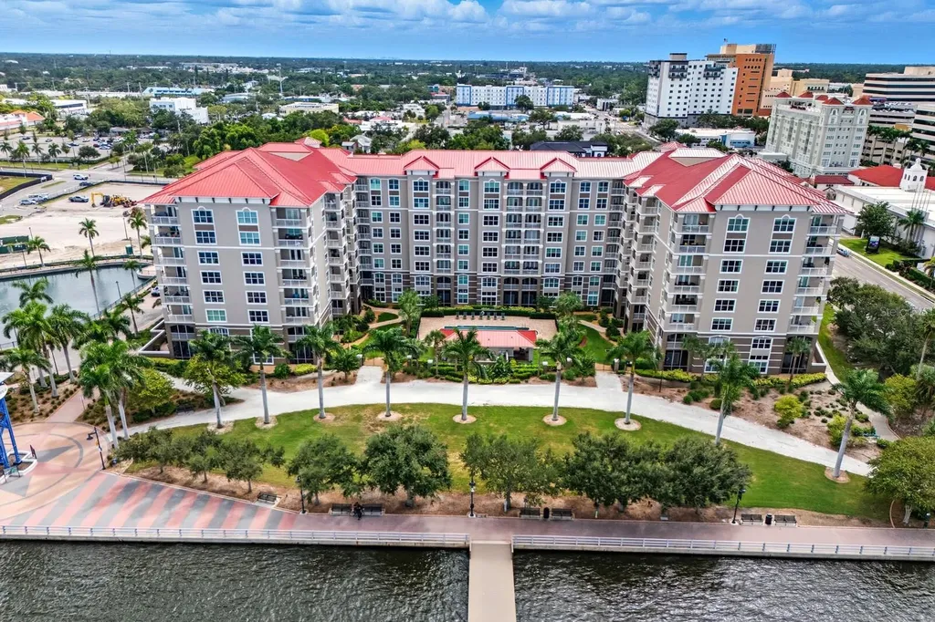 808 3rd Avenue W Bradenton FL 34205