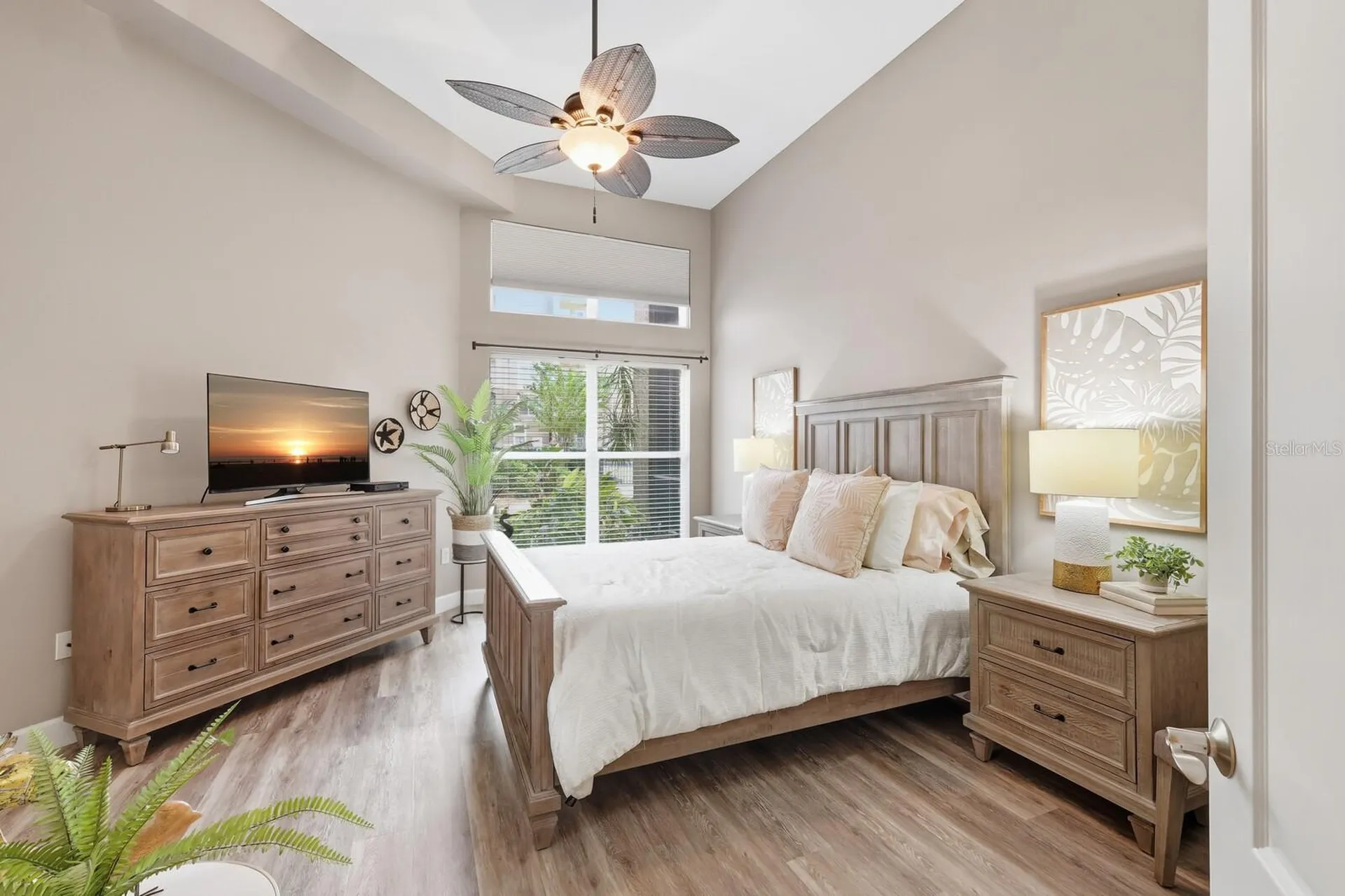 808 3rd Avenue W Bradenton FL 34205