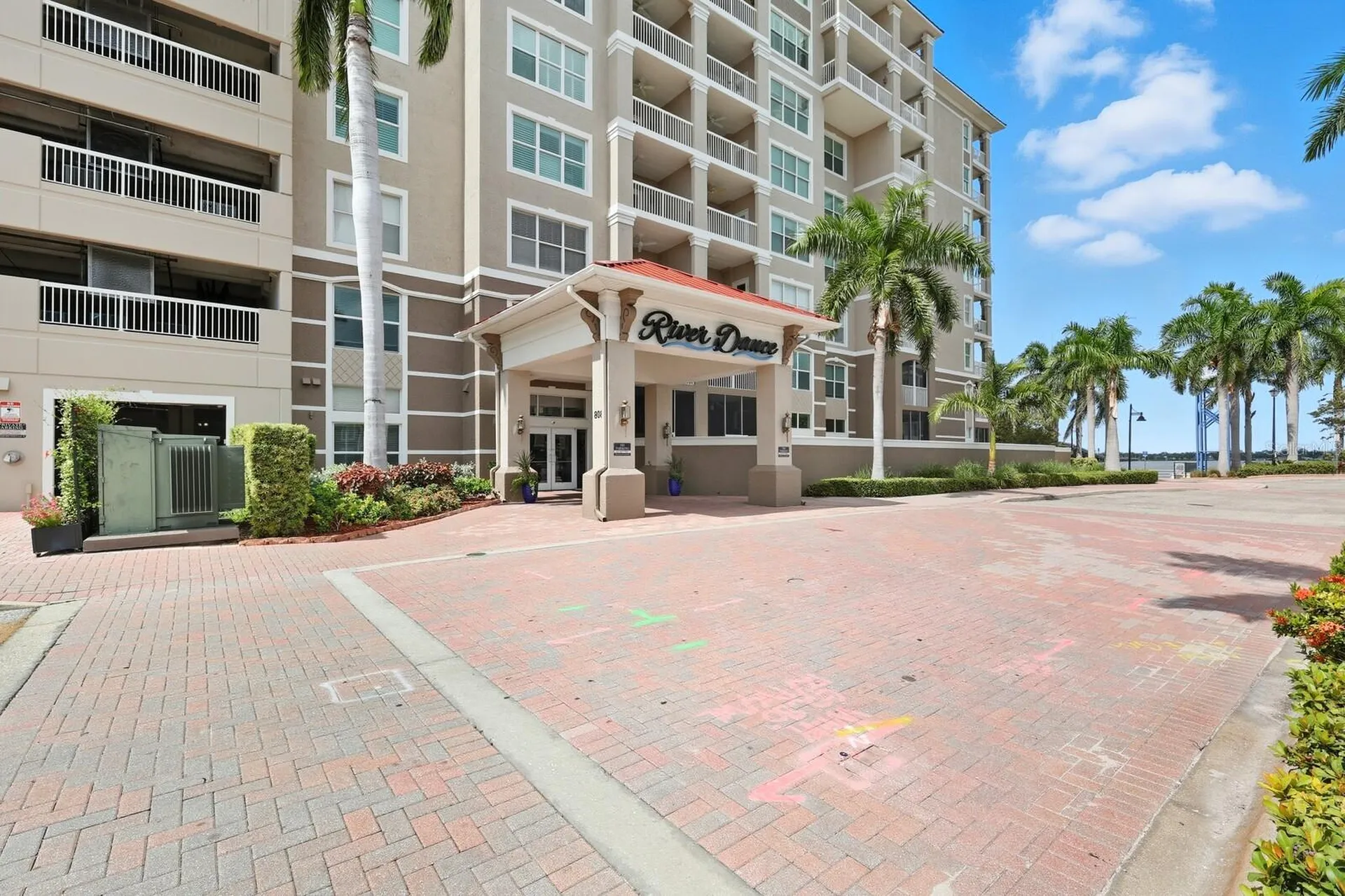 808 3rd Avenue W Bradenton FL 34205