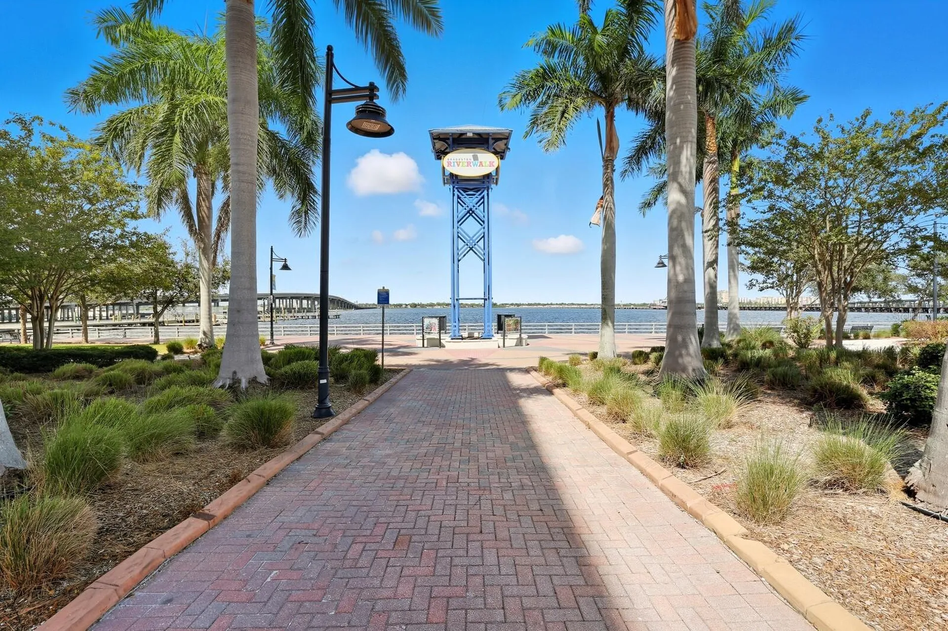 808 3rd Avenue W Bradenton FL 34205