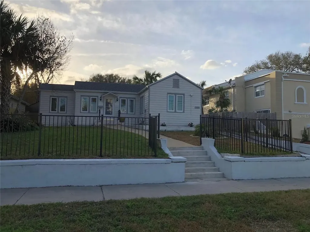 425 N Oleander Avenue Daytona Beach FL 32118