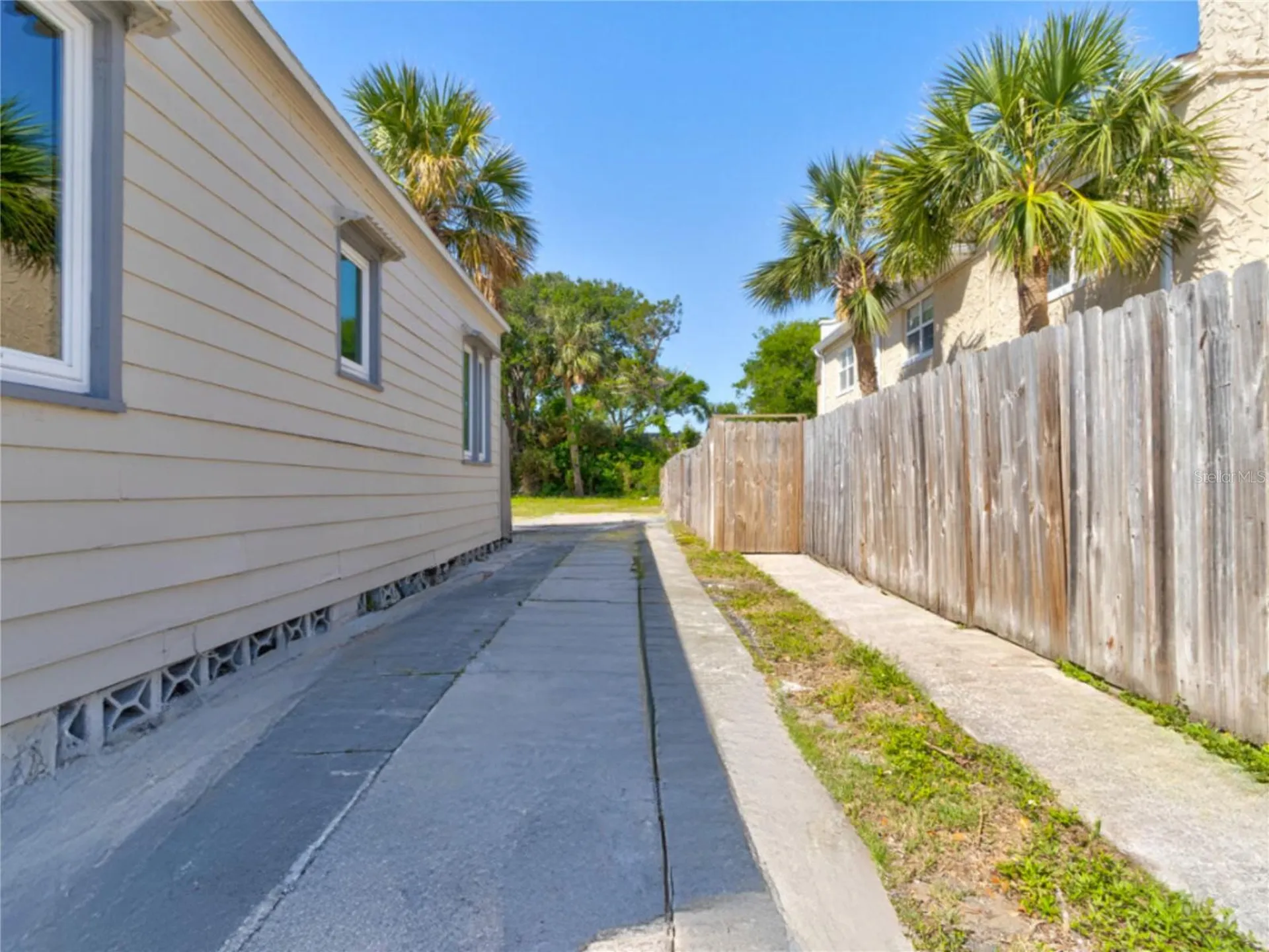 425 N Oleander Avenue Daytona Beach FL 32118